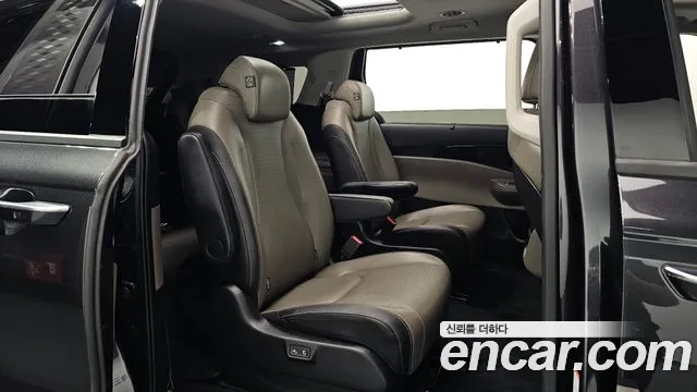 Kia Carnival 2024 thumb 11