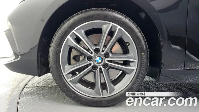 BMW 1-Series 2022 thumb 5