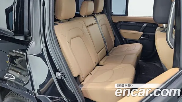 Land Rover Defender 2025 thumb 11