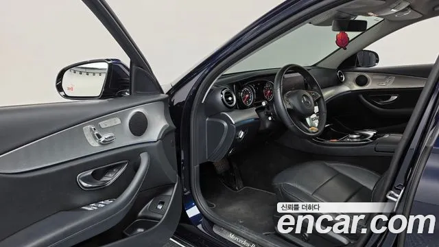 Mercedes-Benz E-Класс 2018 thumb 10