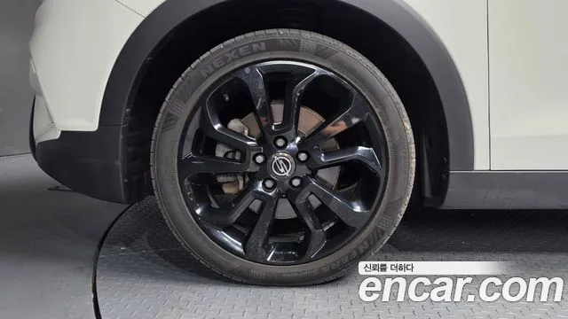 KG_Mobility_Ssangyong TIBOLI 2015 thumb 4