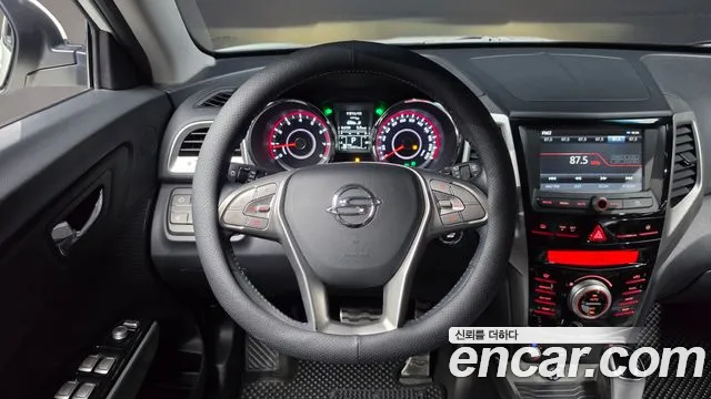 KG_Mobility_Ssangyong TIBOLI 2015 thumb 12