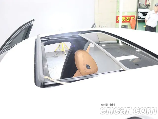 BMW 3-Series 2024 thumb 7
