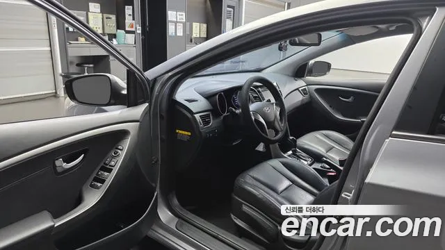 Hyundai i30 2012 thumb 10