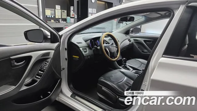 Hyundai Avante 2014 thumb 10