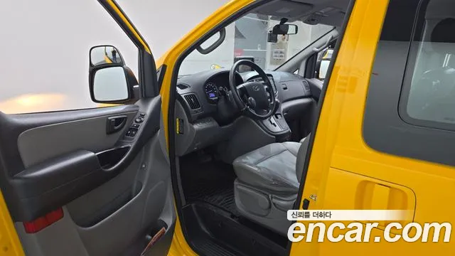 Hyundai Starex 2018 thumb 10