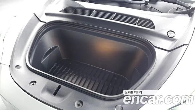 Tesla Model Y 2023 thumb 5