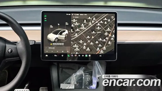 Tesla Model Y 2023 thumb 11