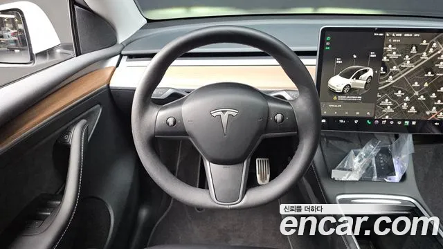 Tesla Model Y 2023 thumb 12