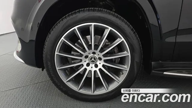 Mercedes-Benz GLS 2018 thumb 5