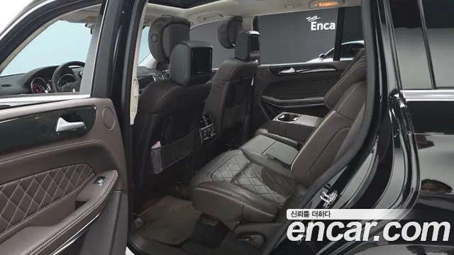 Mercedes-Benz GLS 2018 thumb 11