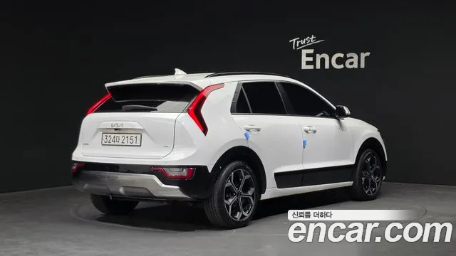 Kia Niro 2022 thumb 2