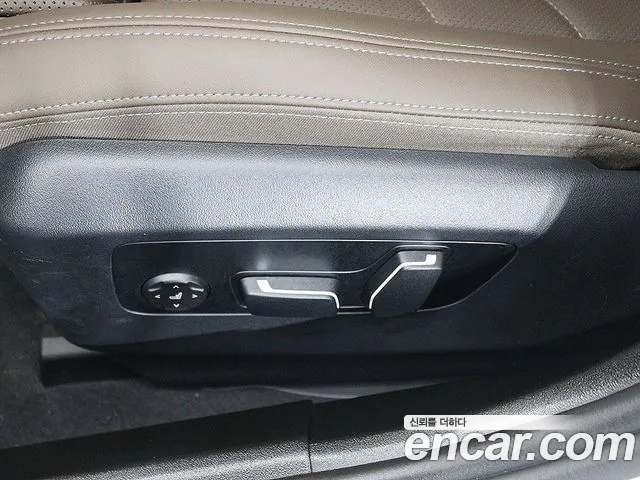 BMW 5-Series 2023 thumb 6