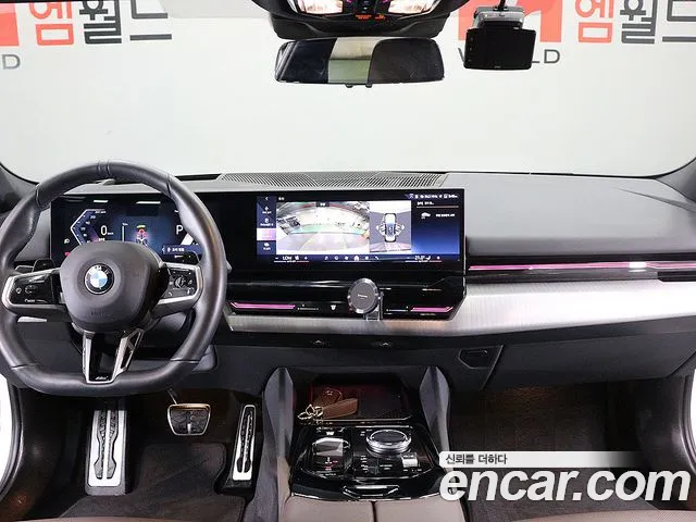 BMW 5-Series 2023 thumb 8