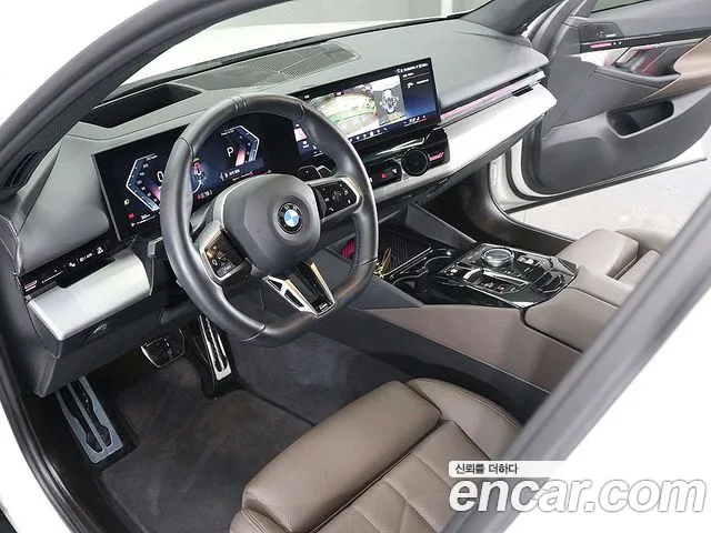 BMW 5-Series 2023 thumb 10