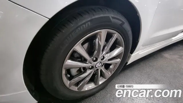Kia Carnival 2019 thumb 6