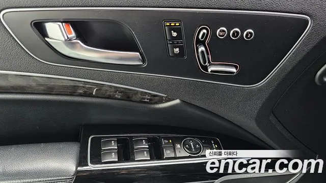 Kia K9 2016 thumb 12