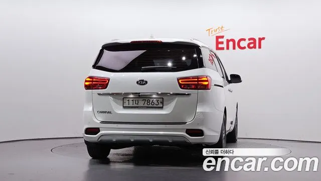 Kia Carnival 2018 thumb 4