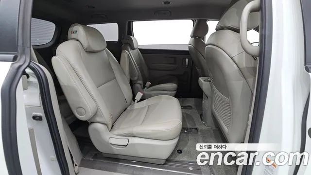 Kia Carnival 2018 thumb 11