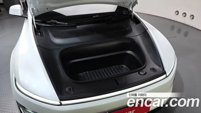 Tesla Model Y 2026 thumb 5