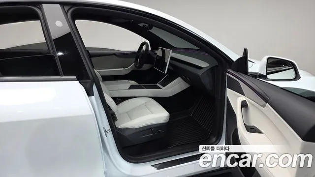 Tesla Model Y 2026 thumb 10