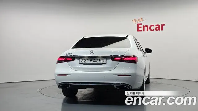 Mercedes-Benz E-Класс 2021 thumb 4
