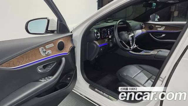Mercedes-Benz E-Класс 2021 thumb 10