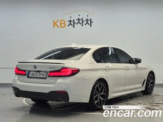 BMW 5-Series 2023 thumb 3