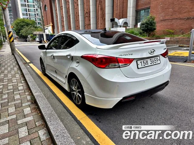 Hyundai Avante 2011 thumb 5