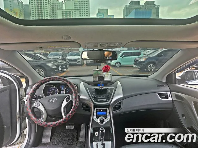 Hyundai Avante 2011 thumb 10