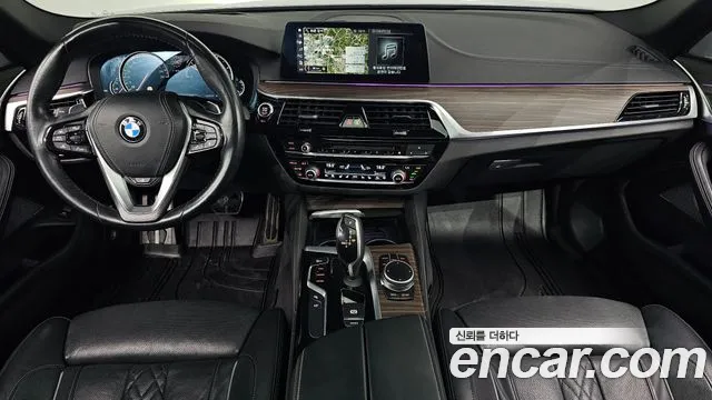 BMW 5-Series 2017 thumb 7