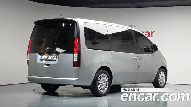 Hyundai Staria 2022 thumb 2