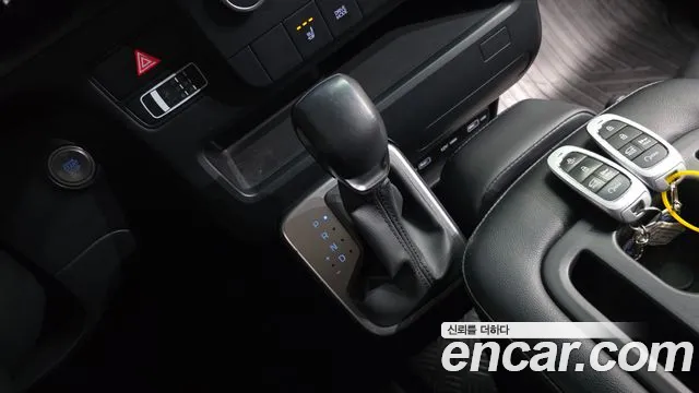 Hyundai Staria 2022 thumb 9
