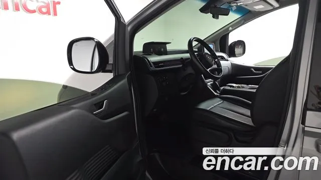 Hyundai Staria 2022 thumb 10