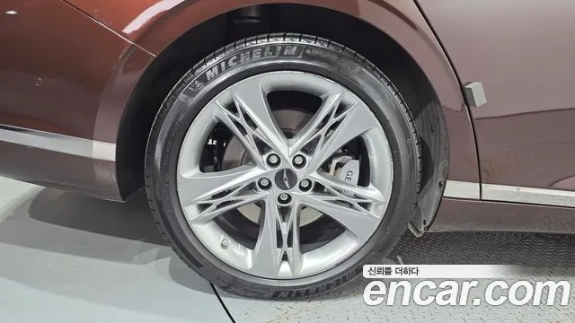 Genesis G90 2022 thumb 5