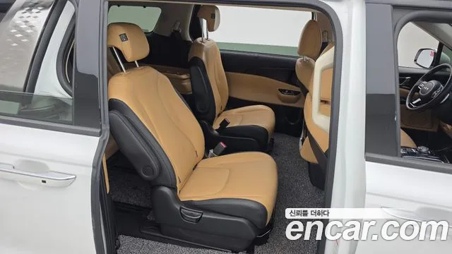 Kia Carnival 2023 thumb 12