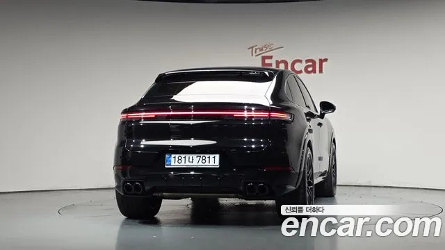 Porsche Cayenne 2024 thumb 3