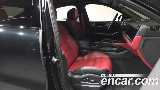 Porsche Cayenne 2024 thumb 10