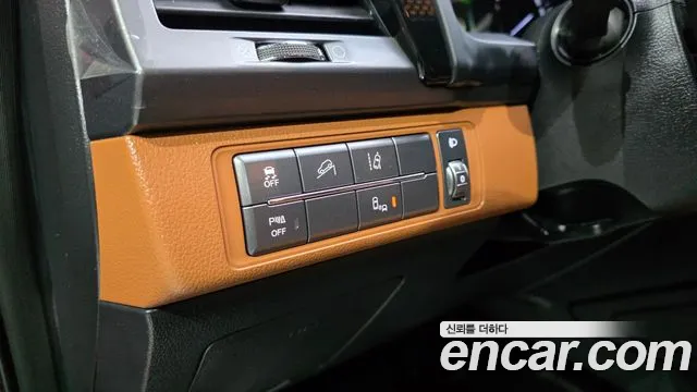 KG_Mobility_Ssangyong Rexton 2019 thumb 12