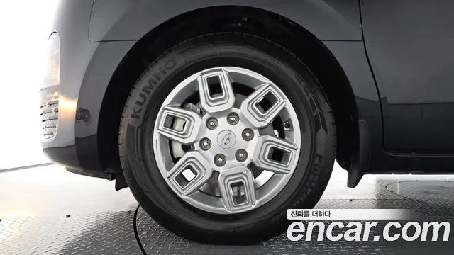 Hyundai Staria 2022 thumb 4