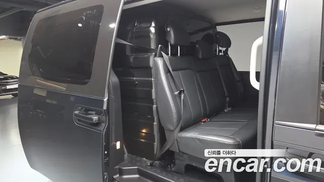 Hyundai Staria 2022 thumb 10