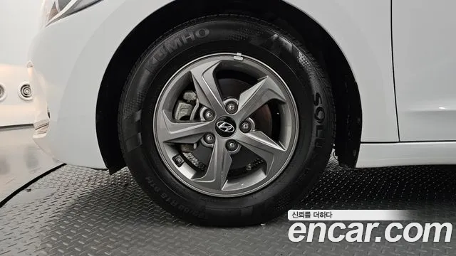 Hyundai Avante 2016 thumb 4