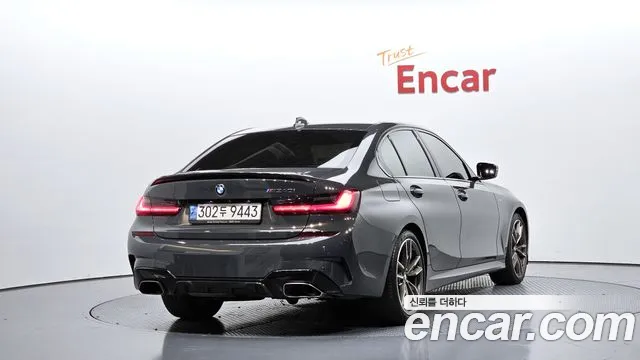 BMW 3-Series 2021 thumb 2