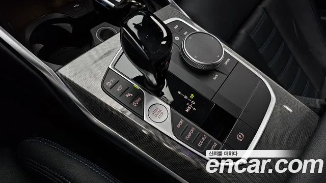 BMW 3-Series 2021 thumb 9