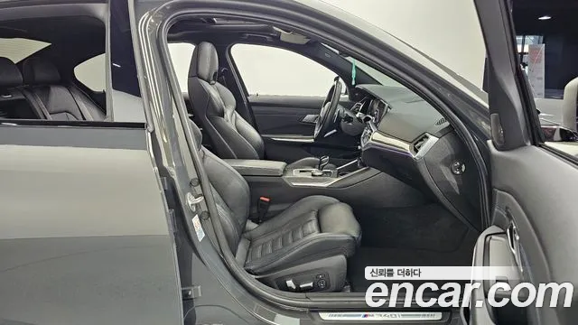 BMW 3-Series 2021 thumb 12