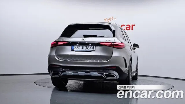 Mercedes-Benz GLC 2024 thumb 4