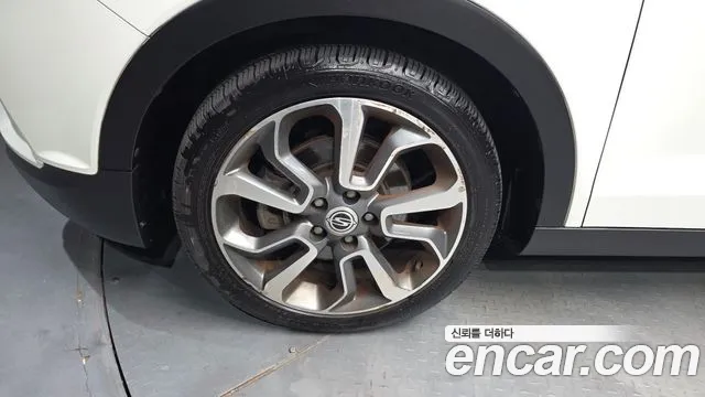 KG_Mobility_Ssangyong TIBOLI 2015 thumb 5