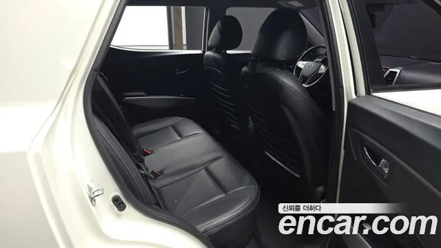 KG_Mobility_Ssangyong TIBOLI 2015 thumb 12