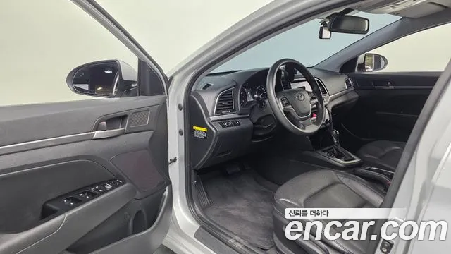Hyundai Avante 2018 thumb 10