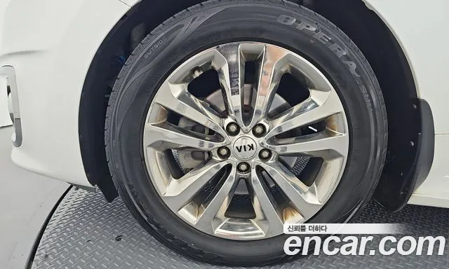 Kia Carnival 2016 thumb 5